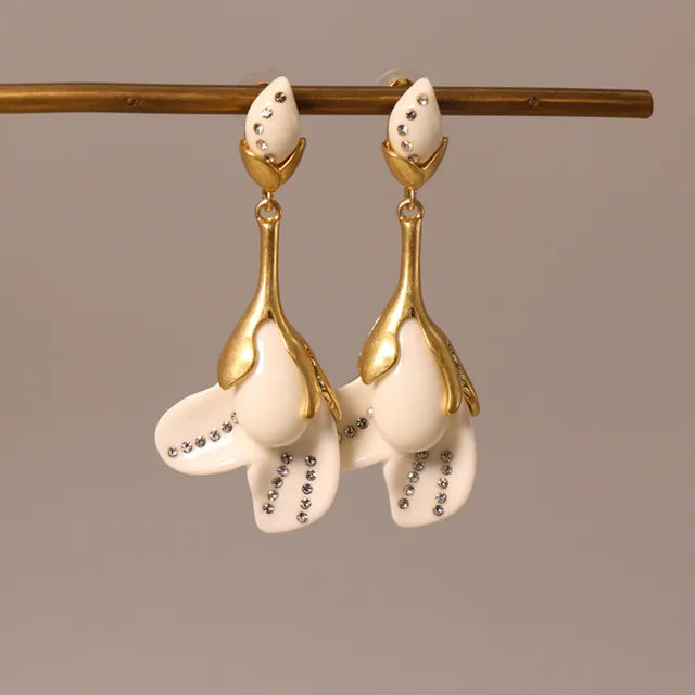 White Magnolia Dangle Earrings and Necklace Set