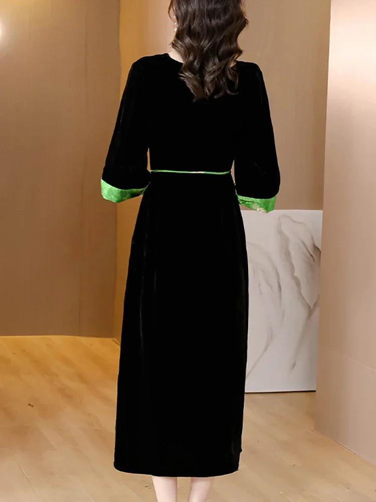 Contrast Trim Half Sleeve V-Neck Midi Dress