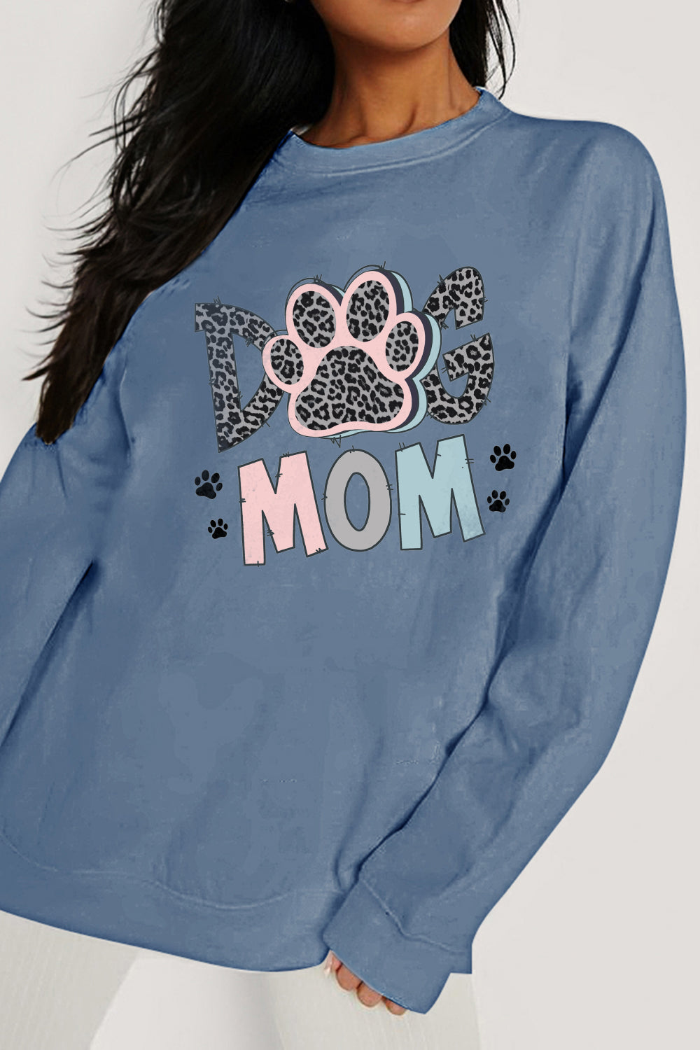 DOG MOM Graphic Sweatshirt