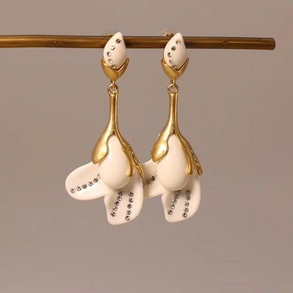 White Magnolia Dangle Earrings and Necklace Set