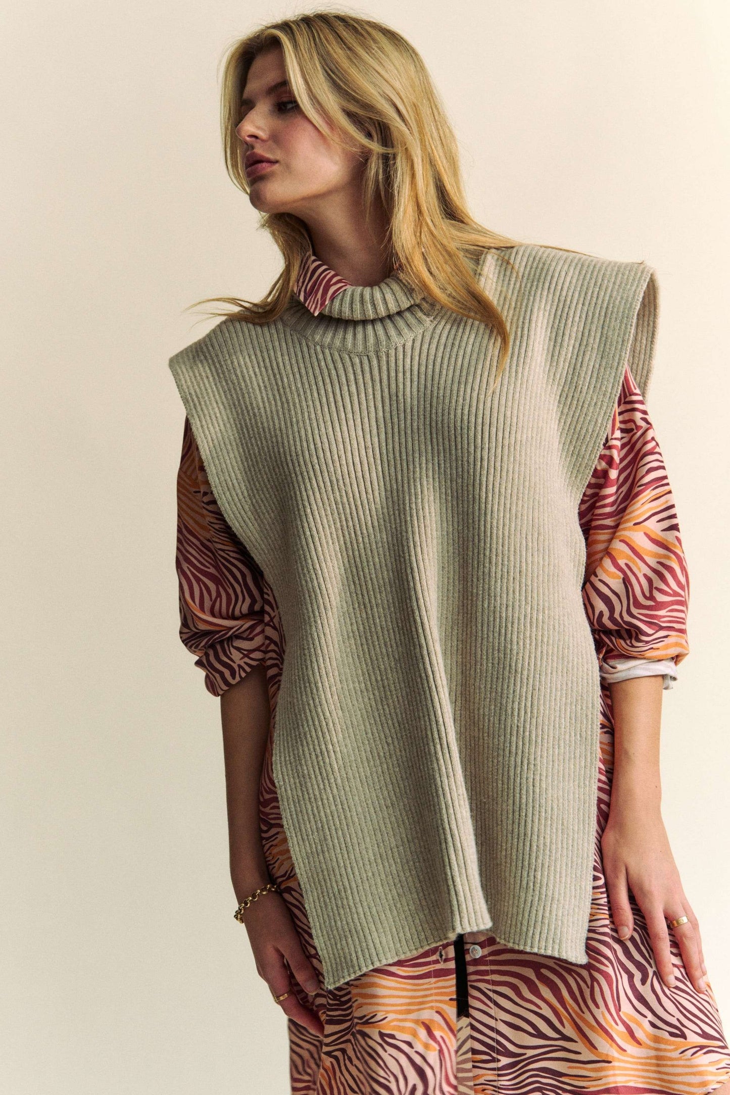 Side Split Turtleneck Sleeveless Knit Top