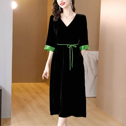 Contrast Trim Half Sleeve V-Neck Midi Dress