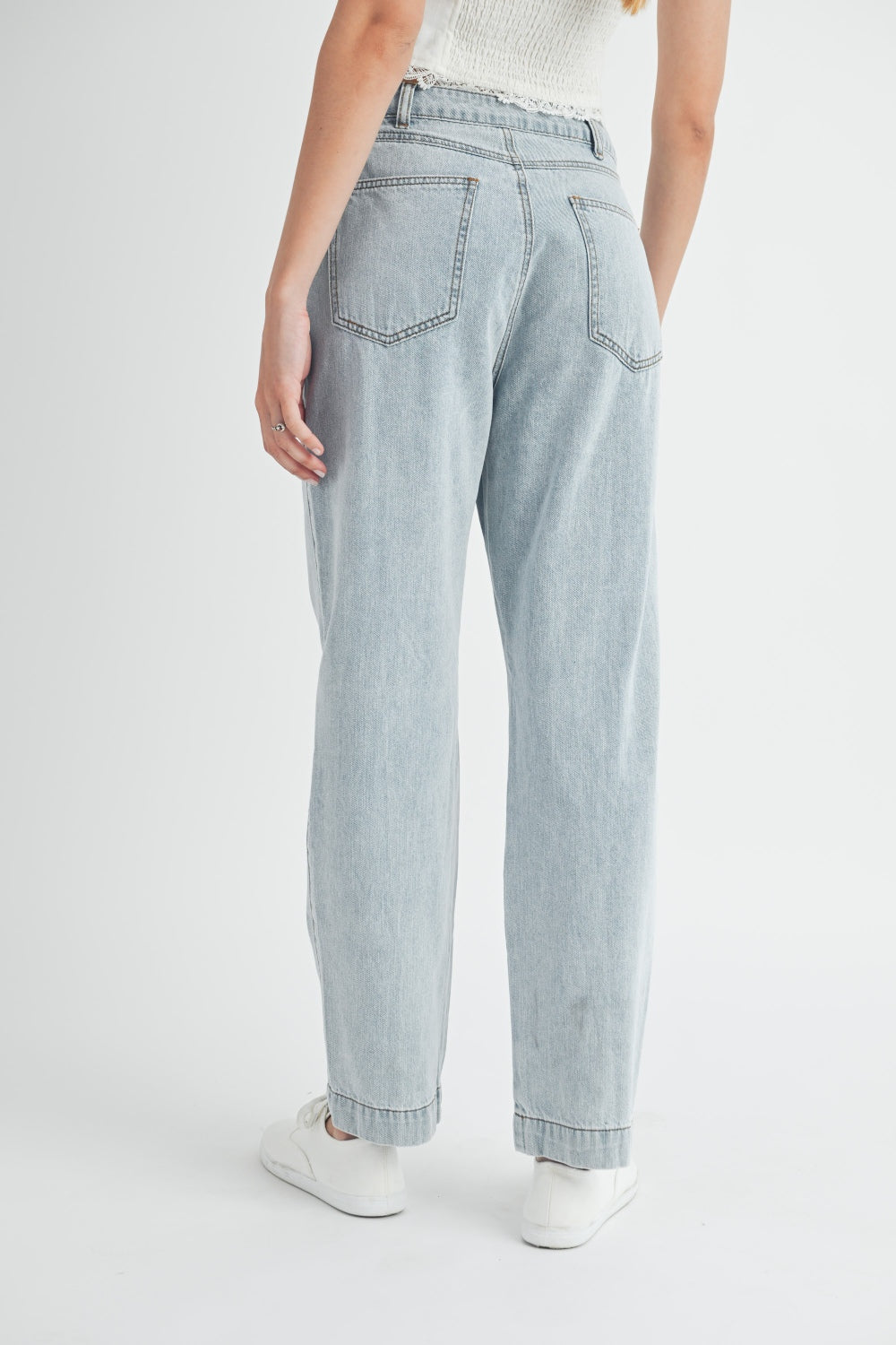 Pleated Front Detail Straight Jeans